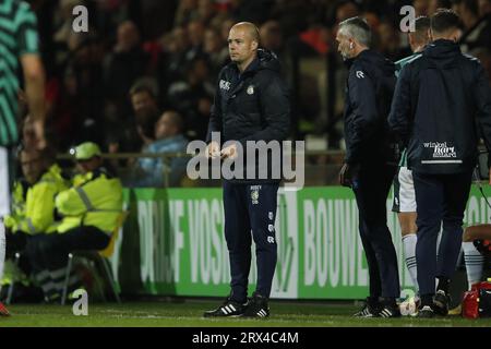 DEVENTER - (l-r) Fortuna Sittard Trainer Danny Buijs, Fortuna Sittard Assistenztrainer Adrie Poldervaart, während des niederländischen Eredivisie-Spiels zwischen Go Ahead Eagles und Fortuna Sittard in de Adelaarshorst am 22. September 2023 in Deventer, Niederlande. ANP BART STOUTJESDIJK Stockfoto