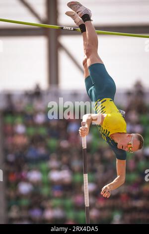 Sam Kendricks (USA) schafft eine Höhe von 18-7 m (5,72 m), um bei den Diamond League Championships im Pre-Classic den siebten Platz im Stabhochsprung der Männer zu erreichen Stockfoto