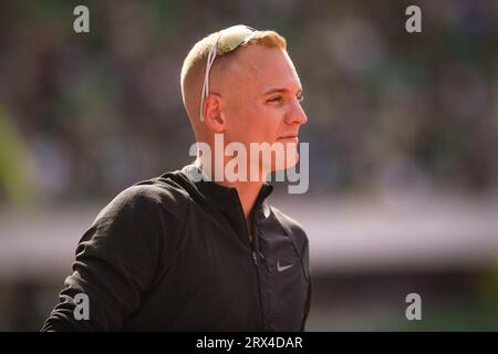 Sam Kendricks (USA) schafft eine Höhe von 18-7 m (5,72 m), um bei den Diamond League Championships im Pre-Classic den siebten Platz im Stabhochsprung der Männer zu erreichen Stockfoto