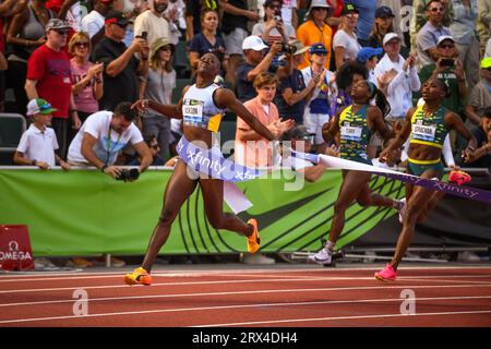 Shericka Jackson (JAM) gewinnt 21,57 bei den Diamond League Championships beim Pre-Classic am Sonntag, den 17. September 2023, in Eugene, die 200 m der Frauen. Stockfoto