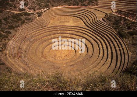 Moray – archäologische Stätte in Peru mit mehreren terrassierten kreisförmigen Vertiefungen Stockfoto