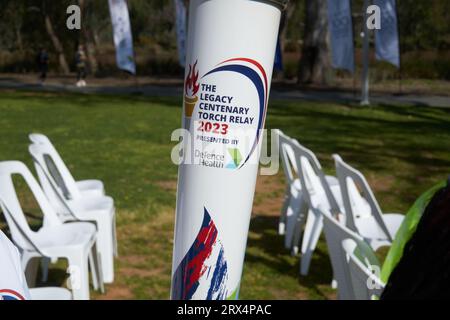 Shepparton Victoria Australia 23. September 2023, Legacy feiert 100 Jahre Dienst bei der Unterstützung der Familien von Veteranen mit einem Fackelrelais. Eine Nahaufnahme der Torch Credit PjHickox/Alamy Live-Nachrichten Stockfoto