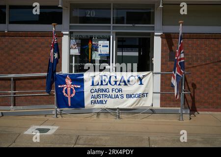 Shepparton Victoria Australia 23. September 2023, Legacy feiert 100 Jahre Dienst bei der Unterstützung der Familien von Veteranen mit einem Fackelrelais Legacy House Shepparton Credit PjHickox/Alamy Live News Stockfoto