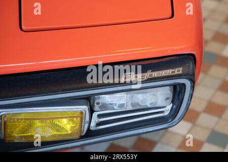 Bordeaux, Frankreich - 09 18 2023 : Matra Bagheera Logo Marke und Textschild auf französischem Sportwagen aus den 70er Jahren Stockfoto