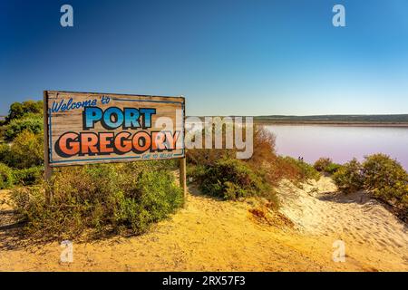 Willkommen im Port Gregory Schild in der Nähe des rosa Sees in Western Australia Stockfoto