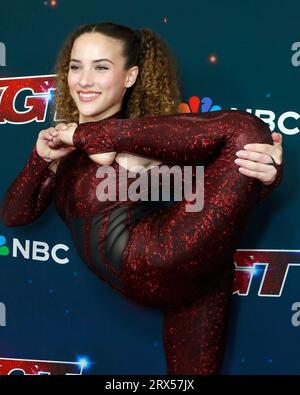 Pasadena, USA. September 2023. LOS ANGELES - 20. SEP: Sofie Dossi bei der America's Got Talent Season Fantasy League Fotoanruf im Hotel Dena am 20. September 2023 in Pasadena, CA (Foto: Katrina Jordan/SIPA USA) Credit: SIPA USA/Alamy Live News Stockfoto