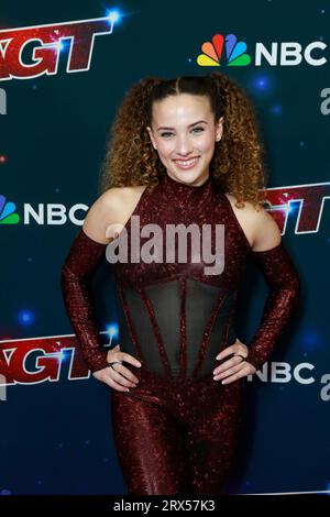 Pasadena, USA. September 2023. LOS ANGELES - 20. SEP: Sofie Dossi bei der America's Got Talent Season Fantasy League Fotoanruf im Hotel Dena am 20. September 2023 in Pasadena, CA (Foto: Katrina Jordan/SIPA USA) Credit: SIPA USA/Alamy Live News Stockfoto