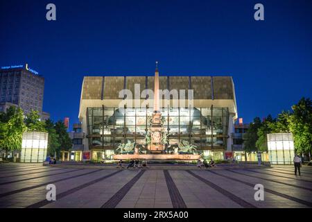 Mendebrunnen, Gewandhaus, Augustplatz, Leipzig, Sachsen, Deutschland Stockfoto