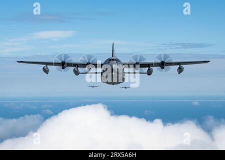 MC-130J Commando II Fliegen in der Nähe von Hurlburt Field, Florida, 21. September 2023. Foto: Senior Airman Natalie Fiorilli Stockfoto