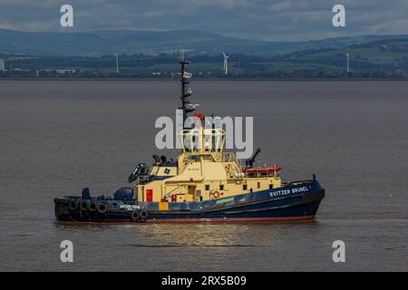 Schlepper Svitzer Brunel wartet auf das Schiff, um es in die Royal Portbury Docks zu führen Stockfoto