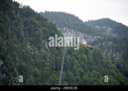 Die Salzbergbahn Hallstatt in Hallstatt, Oberösterreich, gilt als eine der schönsten und instagrammfähigsten Städte Stockfoto