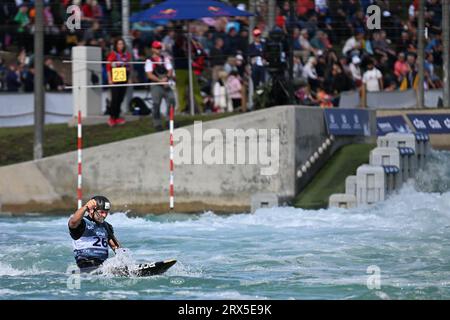 Grzegorz Hedwig absolviert seinen Lauf und ist damit das zweitschnellste Mal im Halbfinale des Mens Canoe während der ICF Canoe Slalom World Championships im Lee Valley White Water Centre, London, Großbritannien am 22. September 2023. Foto von Phil Hutchinson. Nur redaktionelle Verwendung, Lizenz für kommerzielle Nutzung erforderlich. Keine Verwendung bei Wetten, Spielen oder Veröffentlichungen eines einzelnen Vereins/einer Liga/eines einzelnen Spielers. Credit: UK Sports Pics Ltd/Alamy Live News Stockfoto