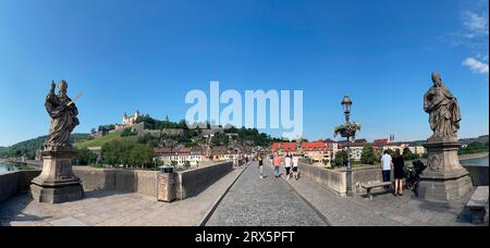 Alte Mainbrücke, Festung Marienberg, Wahrzeichen, Main, UNESCO-Weltkulturerbe, Reflexion im Main, Panorama, Würzburg, romantische Straße Stockfoto