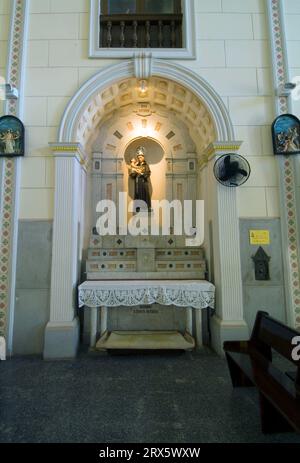 Das Innere der Kirche Igreja Nossa Senhora do Carmo, historisches Zentrum von Sao Luis, Staat Maranhao, Brasilien, Altar Stockfoto