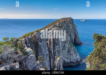 Atemberaubendes Cape Hauy im Tasman National Park, Tasmanien, Australien Stockfoto