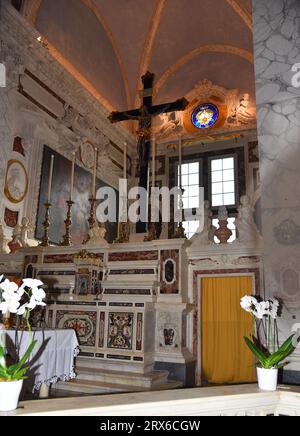 Pisa, Italien. September 2023. Das Innere der Chiesa di santa del Carmine. Hochwertige Fotos Stockfoto