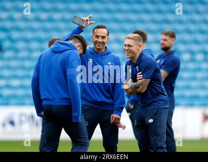 Kane Wilson aus dem Derby County (Mitte) vor dem Spiel der Sky Bet League One im Brunton Park, Carlisle. Bilddatum: Samstag, 23. September 2023. Stockfoto