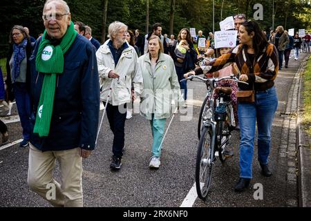 HEERLEN - Teilnehmer an einem protestmarsch in Richtung Zuyderland Krankenhaus. Es finden Demonstrationen zur Erhaltung des vollwertigen Krankenhauses statt. ANP ROB ENGELAAR niederlande aus - belgien aus Stockfoto