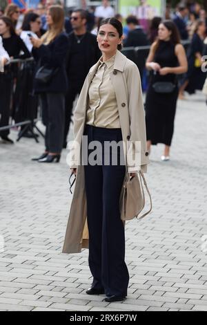 Mailand, Italien. September 2023. Anna Valle trifft auf der Ferragamo Fashion Show während der Mailänder Fashion Week Womenswear Frühjahr/Sommer 2024 am 23. September 2023 in Mailand, Italien ein. Foto von Marco Piovanotto/ABACAPRESS.COM Credit: Abaca Press/Alamy Live News Stockfoto