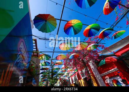 Puerto Plata, Dominikanische Republik, Straßenschirme in Puerto Plata, Dominikanische Republik Stockfoto