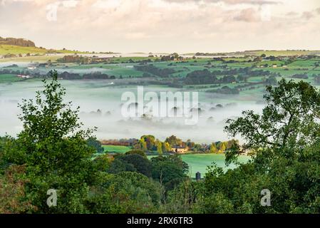 Preston, Lancashire, Vereinigtes Königreich. September 2023. A Misty Morning in the Forest of Bowland, Preston, Lancashire, UK Credit: John Eveson/Alamy Live News Stockfoto