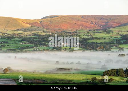 Preston, Lancashire, Vereinigtes Königreich. September 2023. A Misty Morning in the Forest of Bowland, Preston, Lancashire, UK Credit: John Eveson/Alamy Live News Stockfoto