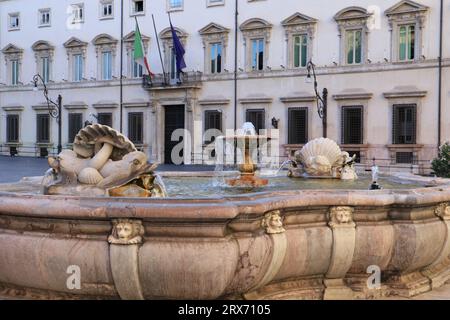 Brunnen des Platzes Colonna in Rom, Italien Stockfoto