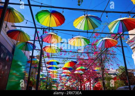 Puerto Plata, Dominikanische Republik, Straßenschirme in Puerto Plata, Dominikanische Republik Stockfoto