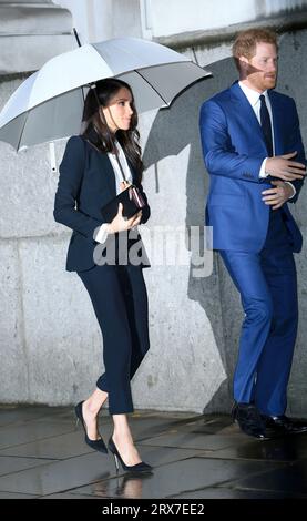 London, Großbritannien. Februar 2018. Prinz Harry und Meghan Markle nehmen an der Endeavour Fund Awards Zeremonie in der Goldsmiths Hall in London Teil. (Foto: Fred Duval/SOPA Images/SIPA USA) Credit: SIPA USA/Alamy Live News Stockfoto