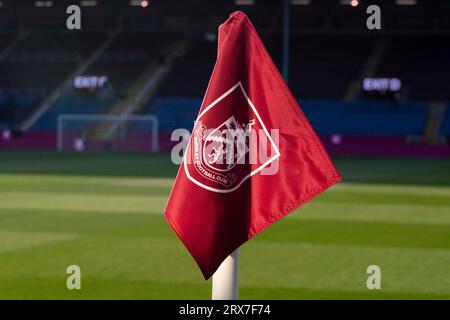 Burnley, Großbritannien. Samstag, 23. September 2023. Turf Moor Eckflagge während des Premier League-Spiels zwischen Burnley und Manchester United im Turf Moor, Burnley am Samstag, 23. September 2023. (Foto: Mike Morese | MI News) Credit: MI News & Sport /Alamy Live News Stockfoto