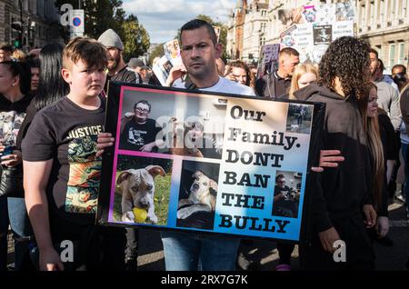 London, Großbritannien, 23. September 2023. Ein Protest durch London gipfelte im Parliament Square, um gegen das Verbot des Bully XL-Hundes zu argumentieren, nachdem Premierminister Sunak gegen sie vorgegangen war. Tennessee Jones – Alamy Live News) Stockfoto