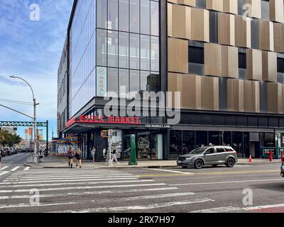 New York, NY - USA - 17. September 2023 Essex Street Market, New Yorks historischster öffentlicher Markt. Neu gestaltet und an den neuen Standort in verschoben Stockfoto