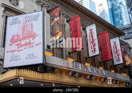 Das Broadway-Musical „Sweeney Todd“ wird im Lunt Fontanne Theater am Times Square, 2023, NYC, USA, aufgeführt Stockfoto