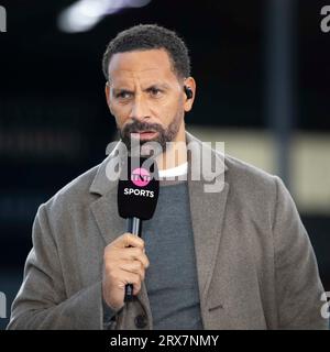 Burnley, Großbritannien. Samstag, 23. September 2023. Rio Ferdinand während des Premier League-Spiels zwischen Burnley und Manchester United im Turf Moor, Burnley am Samstag, 23. September 2023. (Foto: Mike Morese | MI News) Credit: MI News & Sport /Alamy Live News Stockfoto