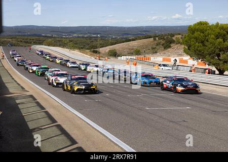 Abfahrt während der 5. Runde des Championnat de France FFSA GT - GT4, Frankreich. , . Auf dem Circuit de Lédenon, in Lédenon, Frankreich - Foto Marc de Mattia/DPPI Credit: DPPI Media/Alamy Live News Stockfoto