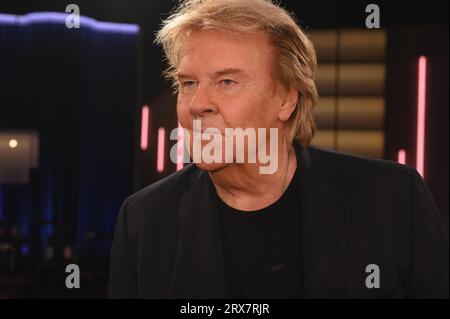 Köln, Deutschland. September 2023. Sänger Howard Carpendale als Gast in der WDR-Talkshow Kölner Treff Credit: Horst Galuschka/dpa/Alamy Live News Stockfoto