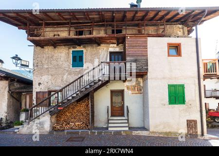 Italien Trentino Mezzano - Via di Sopra Stockfoto