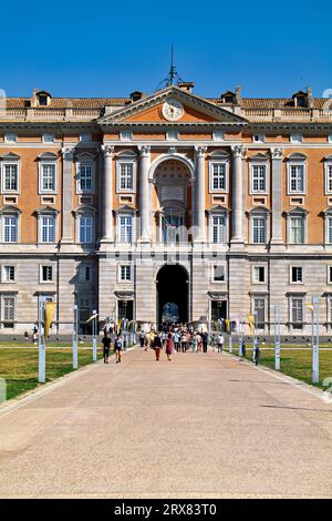 Caserta Campania Italien. Der Königspalast. Der Haupteingang Stockfoto