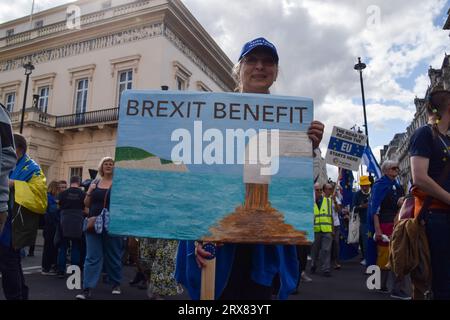 London, Großbritannien. September 2023. Tausende von Anti-Brexit-Demonstranten nahmen an der Nationalen Wiederantrittsmarsch im Zentrum Londons Teil und forderten, dass das Vereinigte Königreich wieder der EU Beitritt. Quelle: Vuk Valcic/Alamy Live News Stockfoto