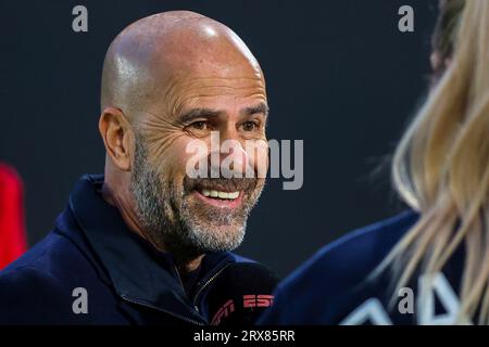 Almere, Niederlande. September 2023. ALMERE, NIEDERLANDE - 23. SEPTEMBER: Cheftrainer Peter Bosz vom PSV während des niederländischen Eredivisie-Spiels zwischen Almere City FC und PSV im Yanmar Stadion am 23. SEPTEMBER 2023 in Almere, Niederlande. (Foto: Peter Lous/Orange Pictures) Credit: dpa/Alamy Live News Stockfoto