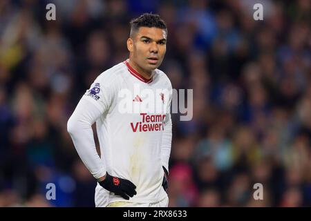 Casemiro #18 von Manchester United beim Premier League-Spiel Burnley gegen Manchester United im Turf Moor, Burnley, Großbritannien, 23. September 2023 (Foto: Conor Molloy/News Images) Stockfoto