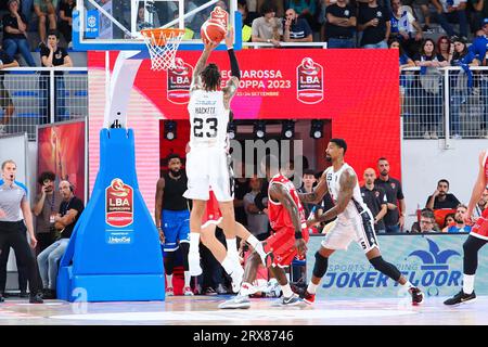 Brescia, Italien. September 2023. Daniel Hackett (Virtus Segafredo Bologna) während der EA7 Emporio Armani Milano gegen Virtus Segafredo Bologna, italienisches Basketball-Supercup-Spiel in Brescia, Italien, 23. September 2023 Credit: Independent Photo Agency/Alamy Live News Stockfoto