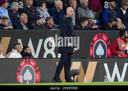 Burnley, Großbritannien. Samstag, 23. September 2023. Manchester United Manager Erik Ten Hag während des Premier League Spiels zwischen Burnley und Manchester United im Turf Moor, Burnley am Samstag, 23. September 2023. (Foto: Mike Morese | MI News) Credit: MI News & Sport /Alamy Live News Stockfoto