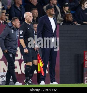 Burnley, Großbritannien. Samstag, 23. September 2023. Burnley FC-Manager Vincent Kompany während des Premier League-Spiels zwischen Burnley und Manchester United im Turf Moor, Burnley am Samstag, 23. September 2023. (Foto: Mike Morese | MI News) Credit: MI News & Sport /Alamy Live News Stockfoto