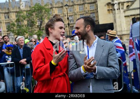 Parliament Square, London, Großbritannien. September 2023. Sprecher Zack Polanski und Terry Reintke bei der nationalen Rallye am zweiten März auf dem Parlamentsplatz. Es gibt Gerüchte, dass Großbritannien der Europäischen Union als „assoziiertes Mitglied“ im Rahmen der Pläne Frankreichs und Deutschlands für die Expansion des Blocks wieder beitreten könnte. Kredit: Siehe Li/Picture Capital/Alamy Live News Stockfoto