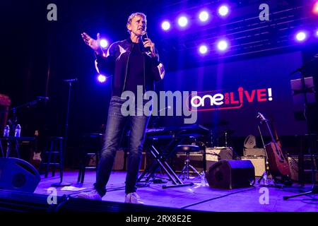 Santa Barbara, USA. September 2023. Ellen DeGeneres, Herbst One805LIVE! Festival auf dem Anwesen am Meer von Kevin und Christine Costner am 22. September 23 in Summerland, CA. Die Erlöse des Festivals gehen auf die Unterstützung von Ersthelfern im gesamten Santa Barbara County. (Foto: Rod Rolle/SIPA USA) Credit: SIPA USA/Alamy Live News Stockfoto