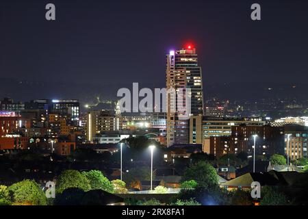 Ein Blick auf das Gebäude des Bridgewater Place in Leeds, auch bekannt als Dalek. Stockfoto