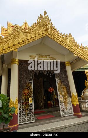 Der Sima-Schrein im buddhistischen birmanischen Tempel in Penang, Malaysia Stockfoto