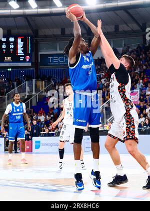 Brescia, Italien. September 2023. Nicola Akele (Germani Brescia) während Germani Brescia gegen Bertram Derthona Tortona, italienisches Basketball-Supercup-Spiel in Brescia, Italien, 23. September 2023 Credit: Independent Photo Agency/Alamy Live News Stockfoto