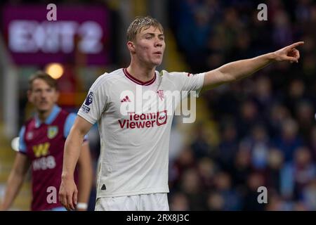 Burnley, Großbritannien. Samstag, 23. September 2023.Rasmus Højlund #11 von Manchester United gestikuliert während des Premier-League-Spiels zwischen Burnley und Manchester United im Turf Moor, Burnley am Samstag, 23. September 2023. (Foto: Mike Morese | MI News) Credit: MI News & Sport /Alamy Live News Stockfoto